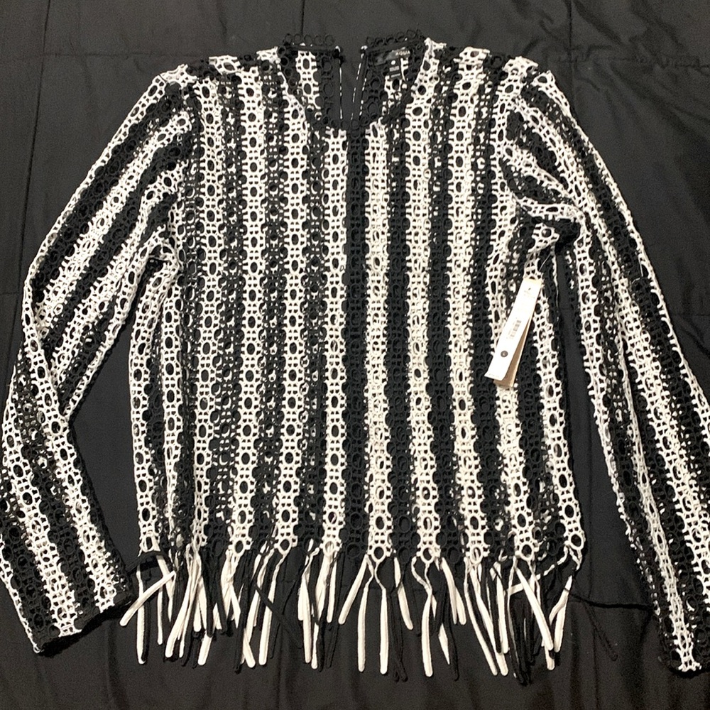 Black n white size L